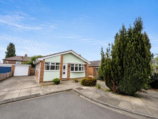 2 bedroom detached bungalow for sale