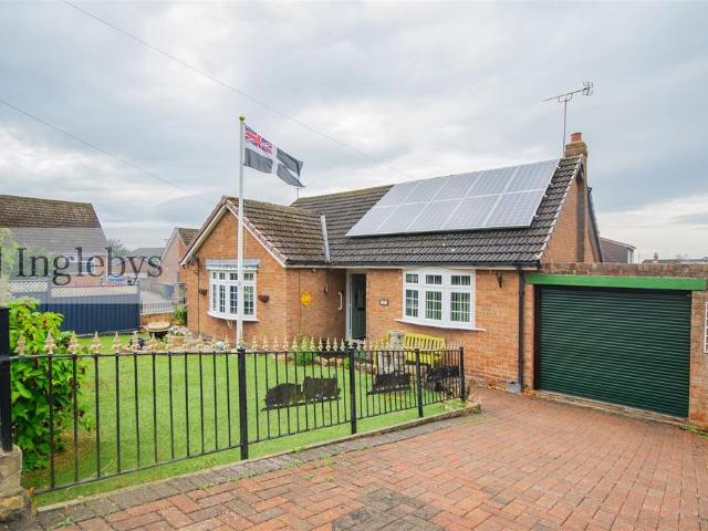 2 bedroom detached bungalow for sale