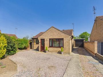 2 bedroom detached bungalow for sale
