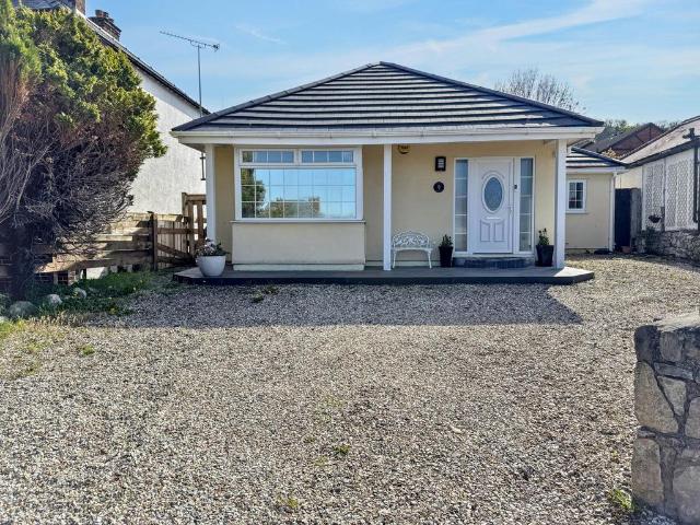 2 bedroom detached bungalow for sale