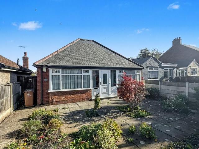 2 bedroom detached bungalow for sale