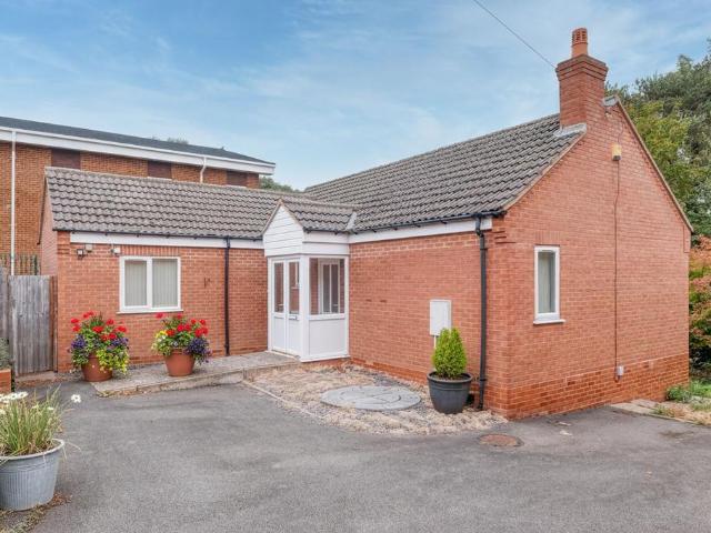 2 bedroom detached bungalow for sale