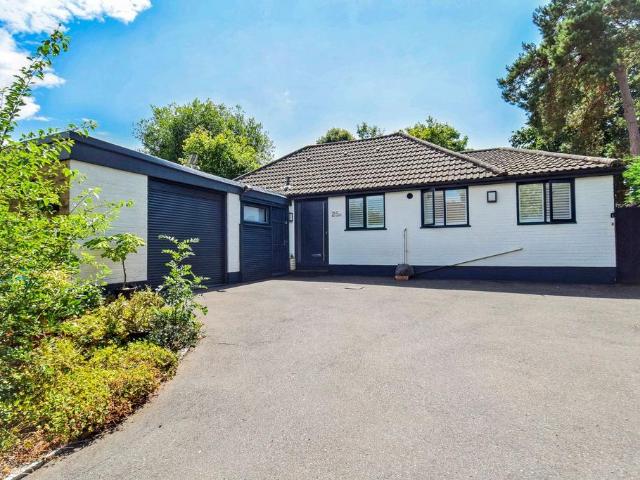 2 bedroom detached bungalow for sale