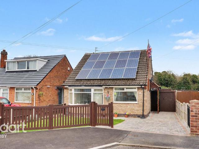 2 bedroom detached bungalow for sale