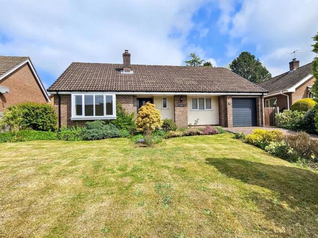 2 bedroom detached bungalow for sale