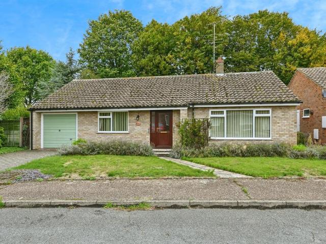 2 bedroom detached bungalow for sale