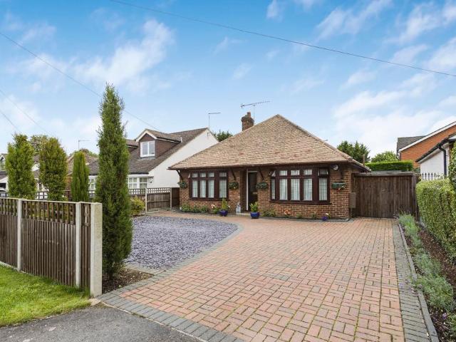 2 bedroom detached bungalow for sale