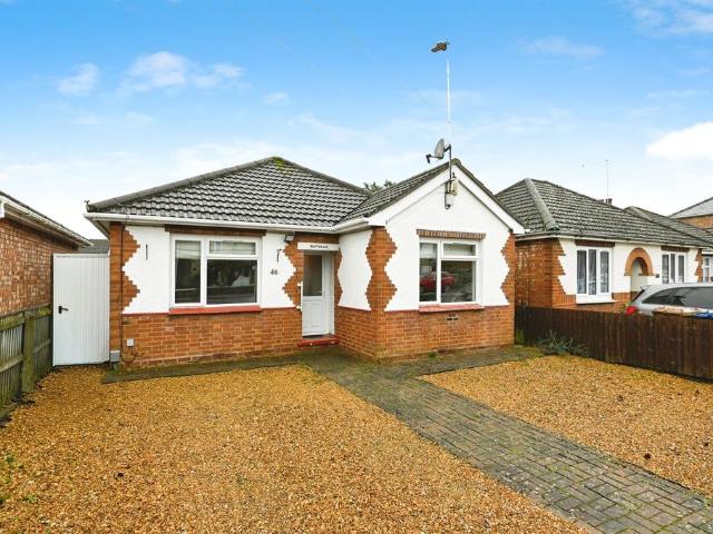 2 bedroom detached bungalow for sale