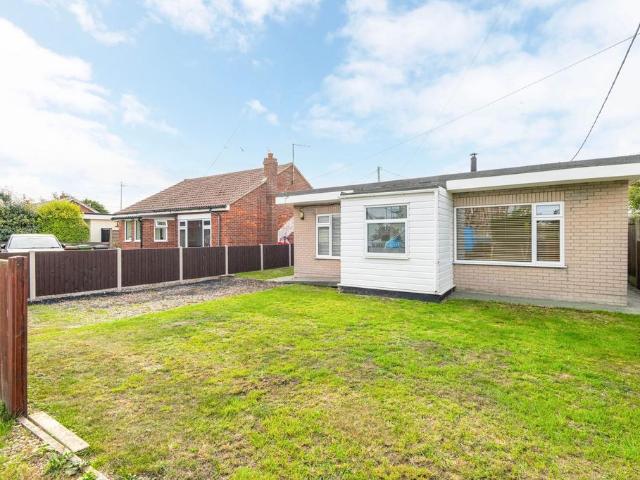 2 bedroom detached bungalow for sale