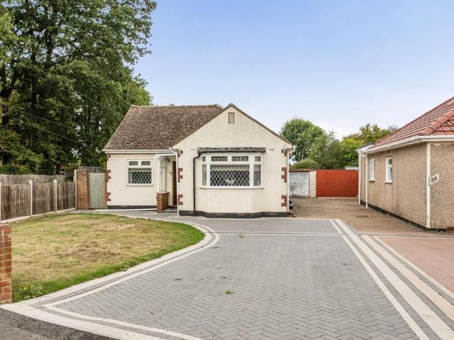 2 bedroom detached bungalow for sale