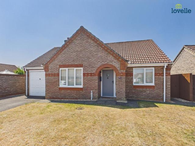 2 bedroom detached bungalow for sale