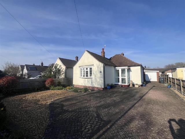 2 bedroom detached bungalow for sale