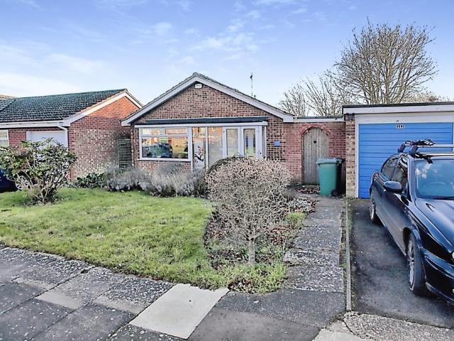 2 bedroom detached bungalow for sale