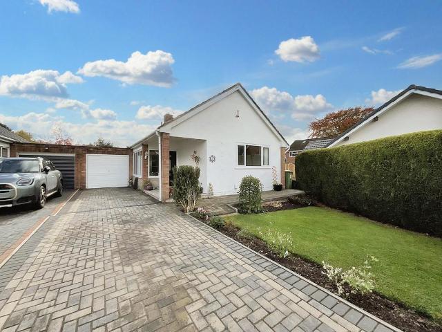 2 bedroom detached bungalow for sale