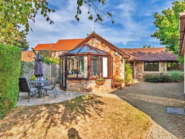 2 bedroom detached bungalow for sale