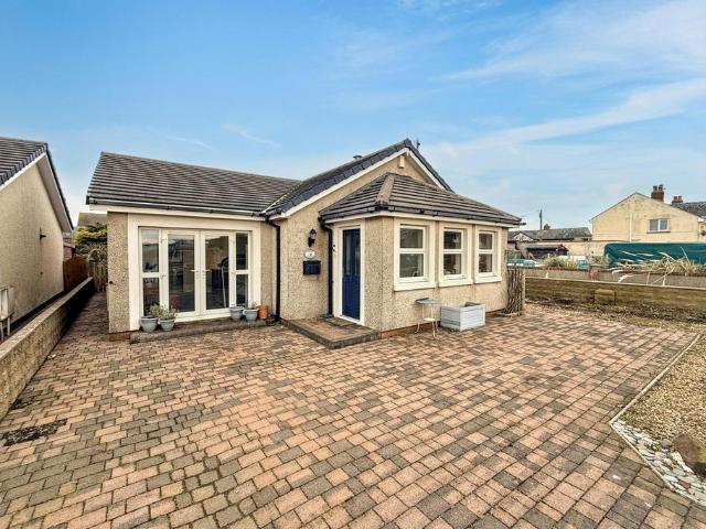 2 bedroom detached bungalow for sale