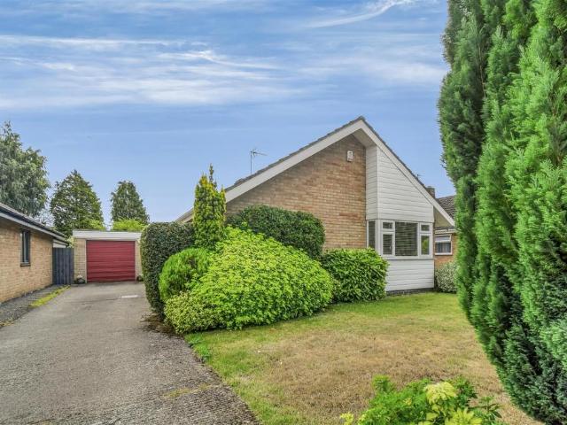 2 bedroom detached bungalow for sale