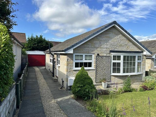 2 bedroom detached bungalow for sale