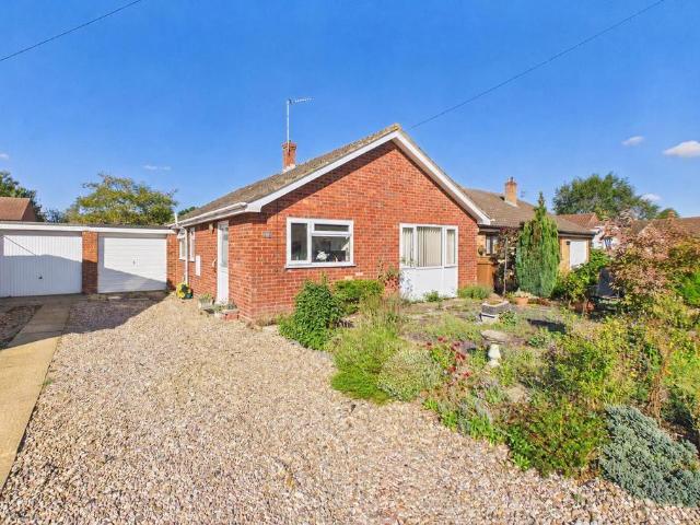 2 bedroom detached bungalow for sale