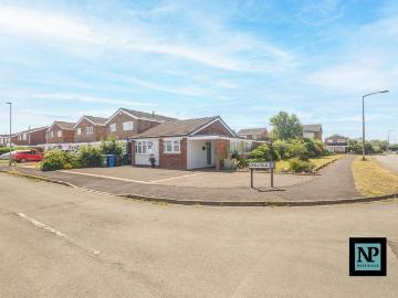 2 bedroom detached bungalow for sale