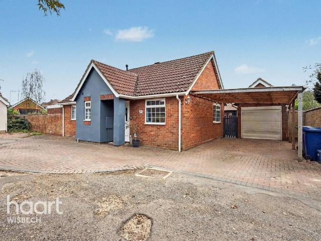 2 bedroom detached bungalow for sale