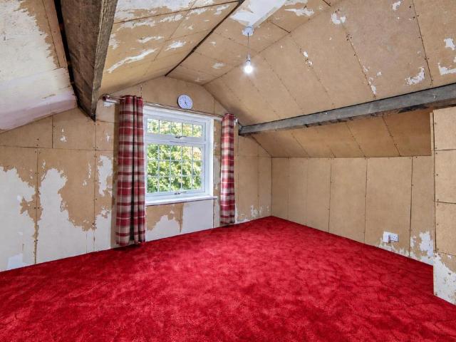 2 bedroom detached bungalow for sale
