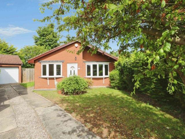 2 bedroom detached bungalow for sale