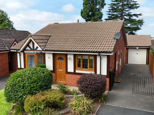 2 bedroom detached bungalow for sale