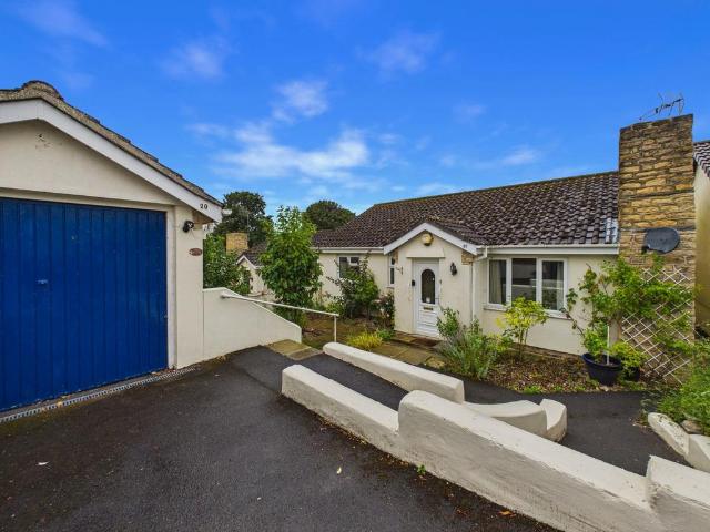 2 bedroom detached bungalow for sale