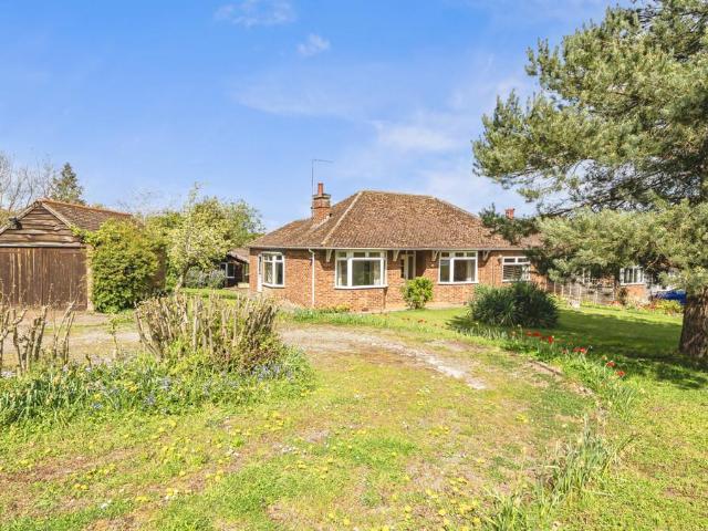 2 bedroom detached bungalow for sale