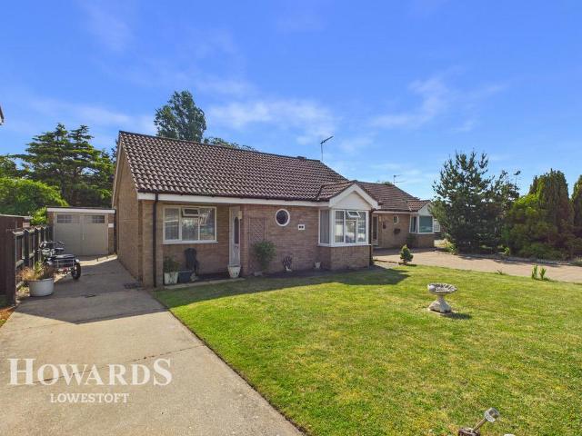 2 bedroom detached bungalow for sale
