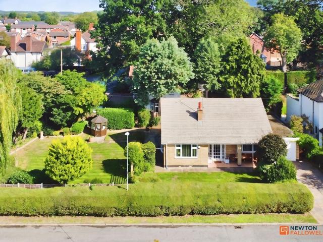 2 bedroom detached bungalow for sale