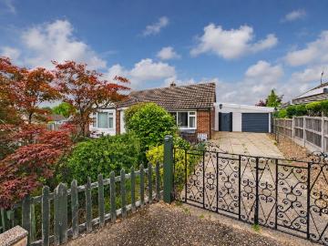2 bedroom detached bungalow for sale