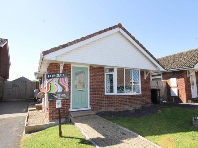 2 bedroom detached bungalow for sale