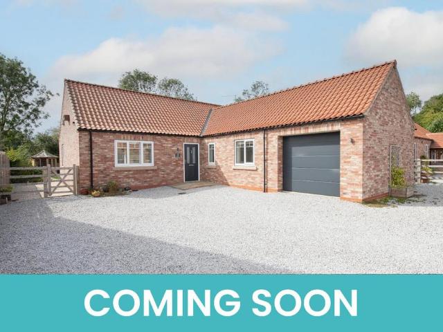 2 bedroom detached bungalow for sale