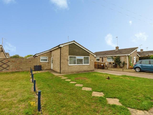 2 bedroom detached bungalow for sale