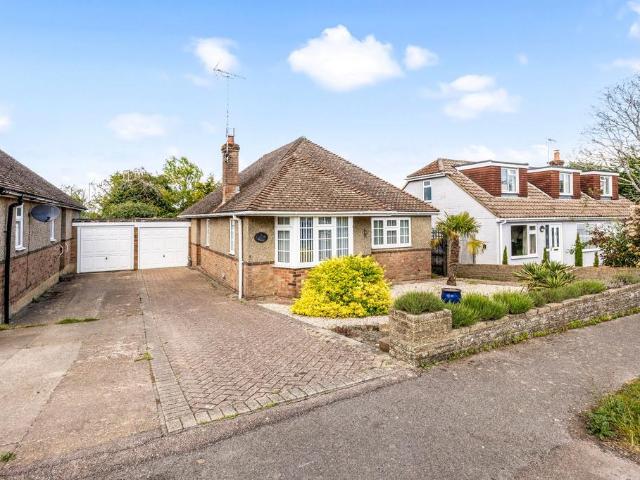 2 bedroom detached bungalow for sale