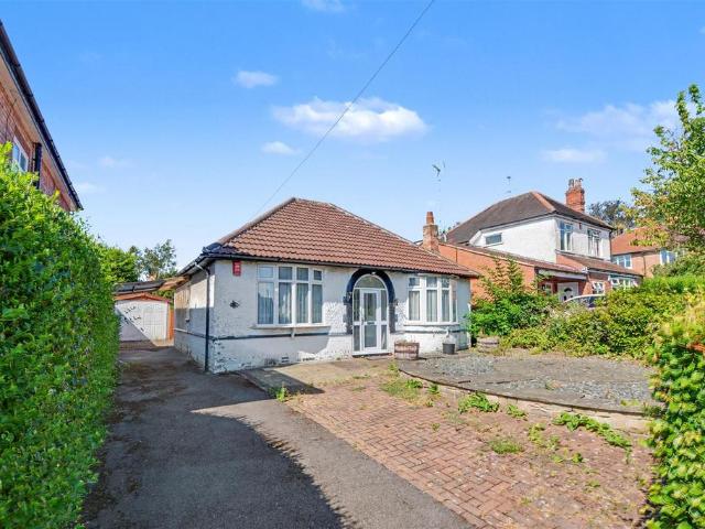2 bedroom detached bungalow for sale