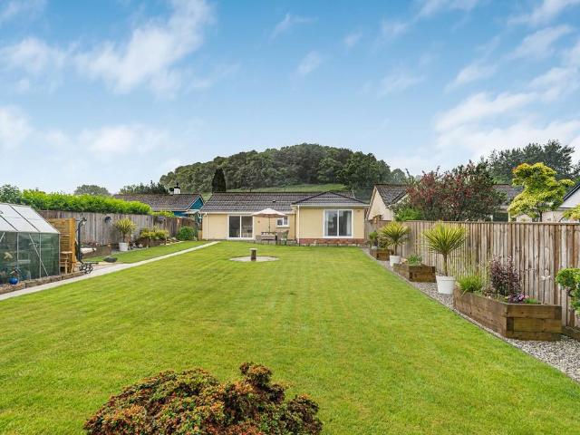 2 bedroom detached bungalow for sale