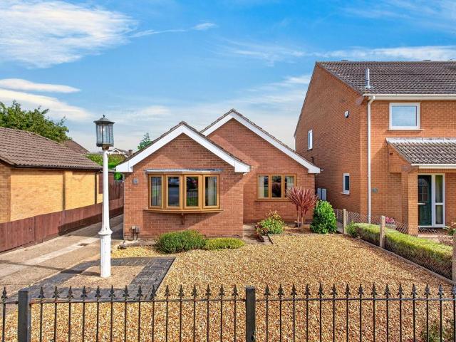 2 bedroom detached bungalow for sale