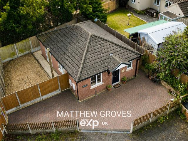 2 bedroom detached bungalow for sale