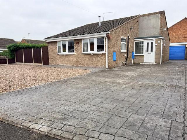 2 bedroom detached bungalow for sale