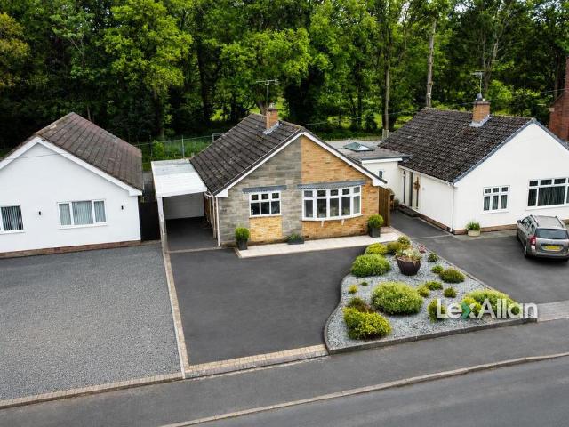 2 bedroom detached bungalow for sale