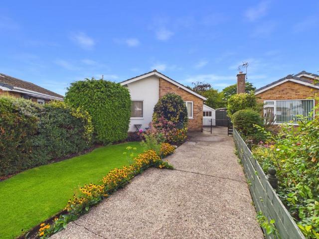 2 bedroom detached bungalow for sale