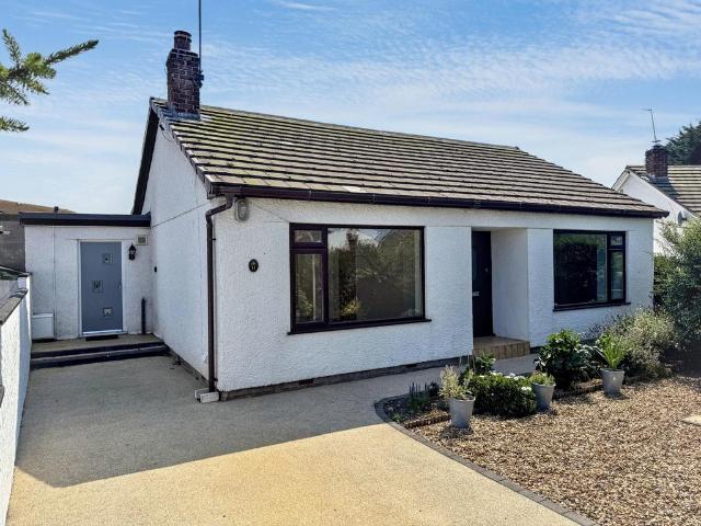 2 bedroom detached bungalow for sale