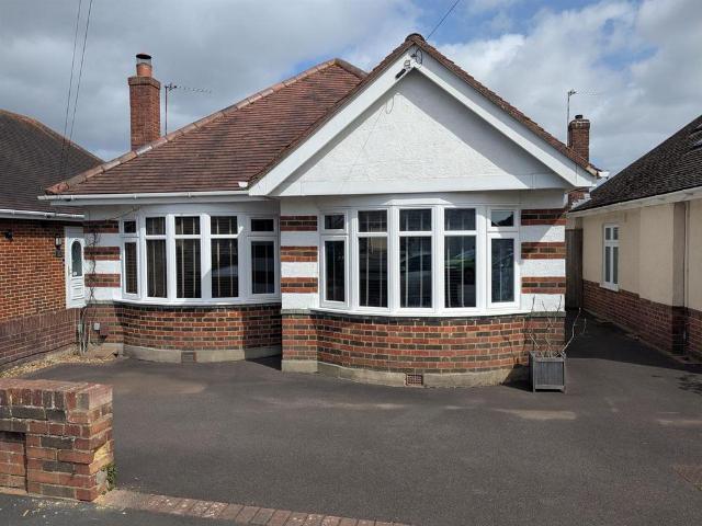 2 bedroom detached bungalow for sale