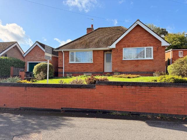 2 bedroom detached bungalow for sale
