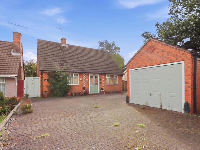 2 bedroom detached bungalow for sale