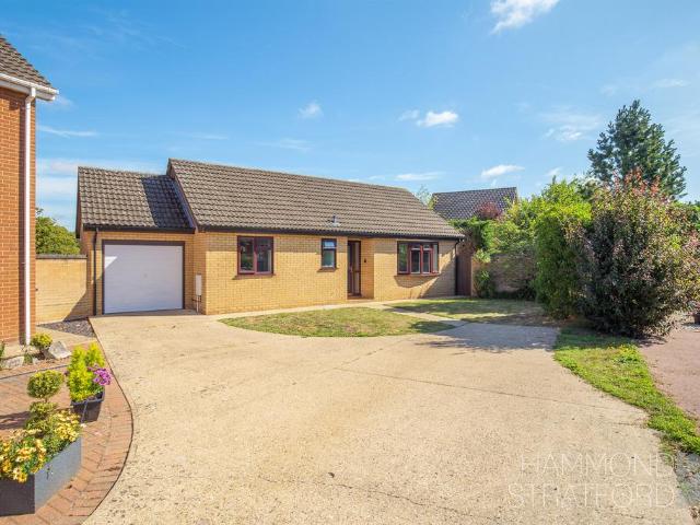 2 bedroom detached bungalow for sale
