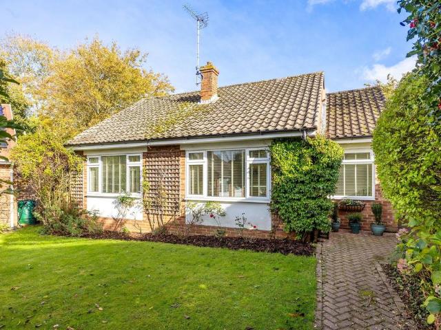 2 bedroom detached bungalow for sale